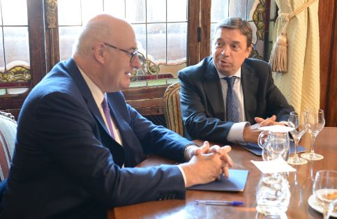 Hoy, tras la reunión mantenida con el comisario europeo de Agricultura y Desarrollo Rural, Phil Hogan 