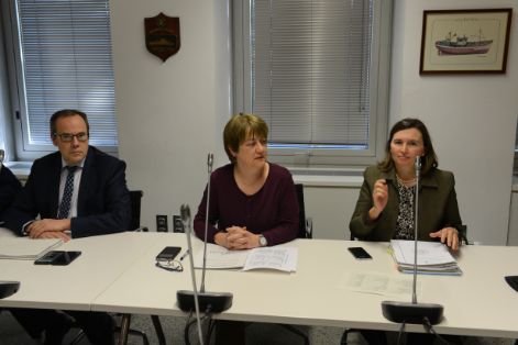 EN LA REUNIÓN DE LA SECRETARIA GENERAL DE PESCA CON REPRESENTANTES DE LAS CCAA Y DEL SECTOR DE ARRASTRE, CERCO Y DE OTROS ARTES DEL CANTÁBRICO NOROESTE 