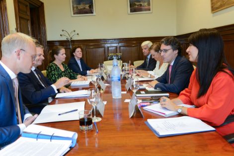 HOY, EN LA SEDE DEL MINISTERIO