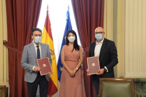 MEDIANTE SENDOS CONVENIOS SUSCRITOS CON LA RED ESPAÑOLA DE DESARROLLO RURAL Y LA RED ESTATAL DE DESARROLLO RURAL