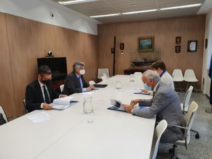 HOY, EN UNA REUNIÓN MANTENIDA EN LA SECRETARÍA GENERAL DE PESCA 