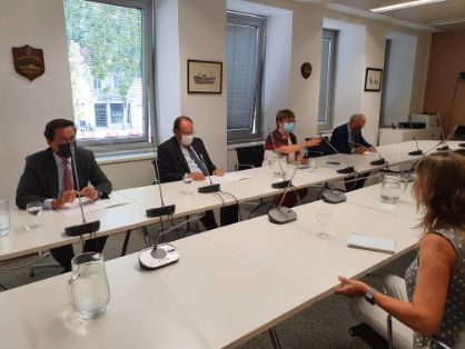 EL CONVENIO ENTRE EL MINISTERIO DE AGRICULTURA, PESCA Y ALIMENTACIÓN Y LA SOCIEDAD DE CAUCIÓN AGRARIA HA SIDO PRESENTADO HOY AL SECTOR