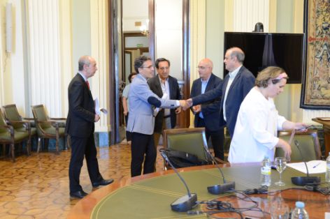 HOY, EN UNA REUNIÓN MANTENIDA EN LA SEDE DEL MINISTERIO