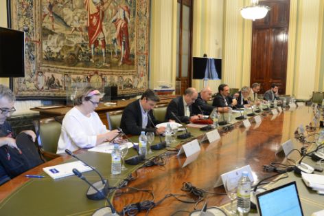 HOY, EN UNA REUNIÓN MANTENIDA EN LA SEDE DEL MINISTERIO