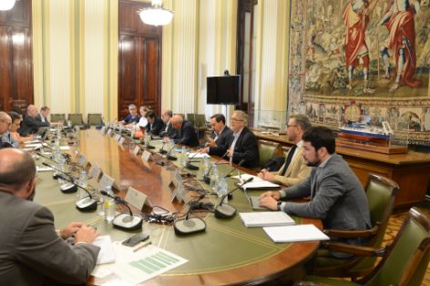 HOY, EN UNA REUNIÓN MANTENIDA EN LA SEDE DEL MINISTERIO