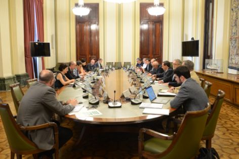 HOY, EN UNA REUNIÓN MANTENIDA EN LA SEDE DEL MINISTERIO