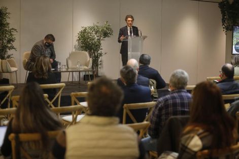 EN EL FORO “PEGADOS A LA TIERRA, EL MEDIO RURAL EN LA COYUNTURA DE UNA GUERRA”