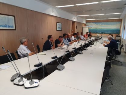 HOY, EN UNA REUNIÓN CON LA FEDERACIÓN NACIONAL DE COFRADÍAS DE PESCADORES Y CON PRESIDENTES DE LAS FEDERACIONES REGIONALES 