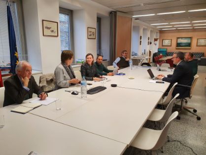 Hoy, en una reunión presencial y por videoconferencia