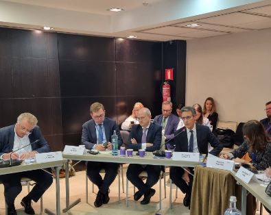 Hoy, en una mesa redonda organizada por cooperativas agroalimentarias francesas y españolas