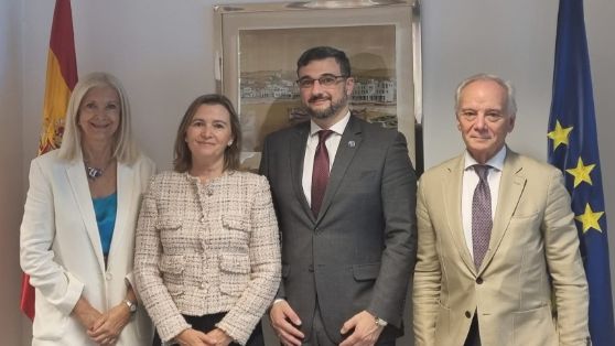 Durante una visita al centro de seguimiento de buques pesqueros