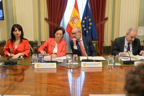 Hoy, en una reunión celebrada en el ministerio 