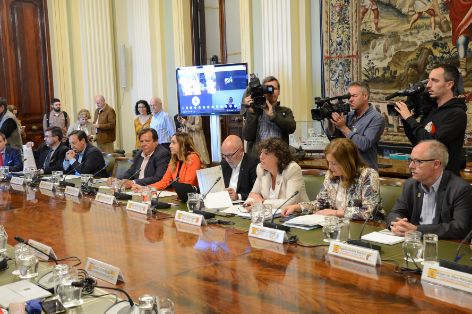 Hoy, en una reunión celebrada en el ministerio 