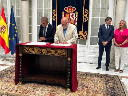 Mediante la firma de tres nuevos convenios con regantes 