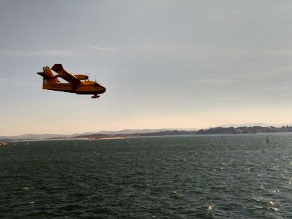 En apoyo de la Comunidad Autónoma 