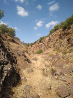 La antigua vía férrea discurre entre Fuente del Arco (Badajoz) y Puertollano (Ciudad Real)