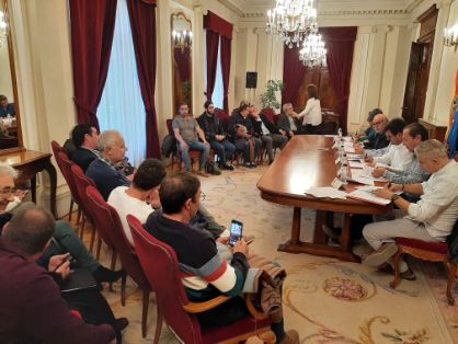 A través de la Sociedad Mercantil Estatal de Infraestructuras Agrarias (SEIASA)