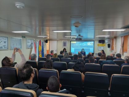 En una jornada a bordo del buque Intermares, en el marco de la Semana de la Administración Abierta