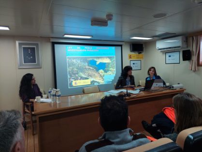 En una jornada a bordo del buque Intermares, en el marco de la Semana de la Administración Abierta