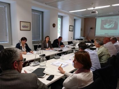 EN UNA REUNIÓN CON LA DIRECTORA GENERAL DE RECURSOS PESQUEROS