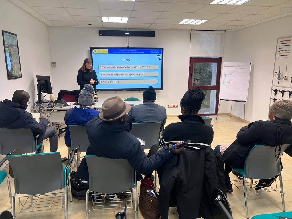 VISITA DE UNA DELEGACIÓN DE NIGERIA AL CENTER