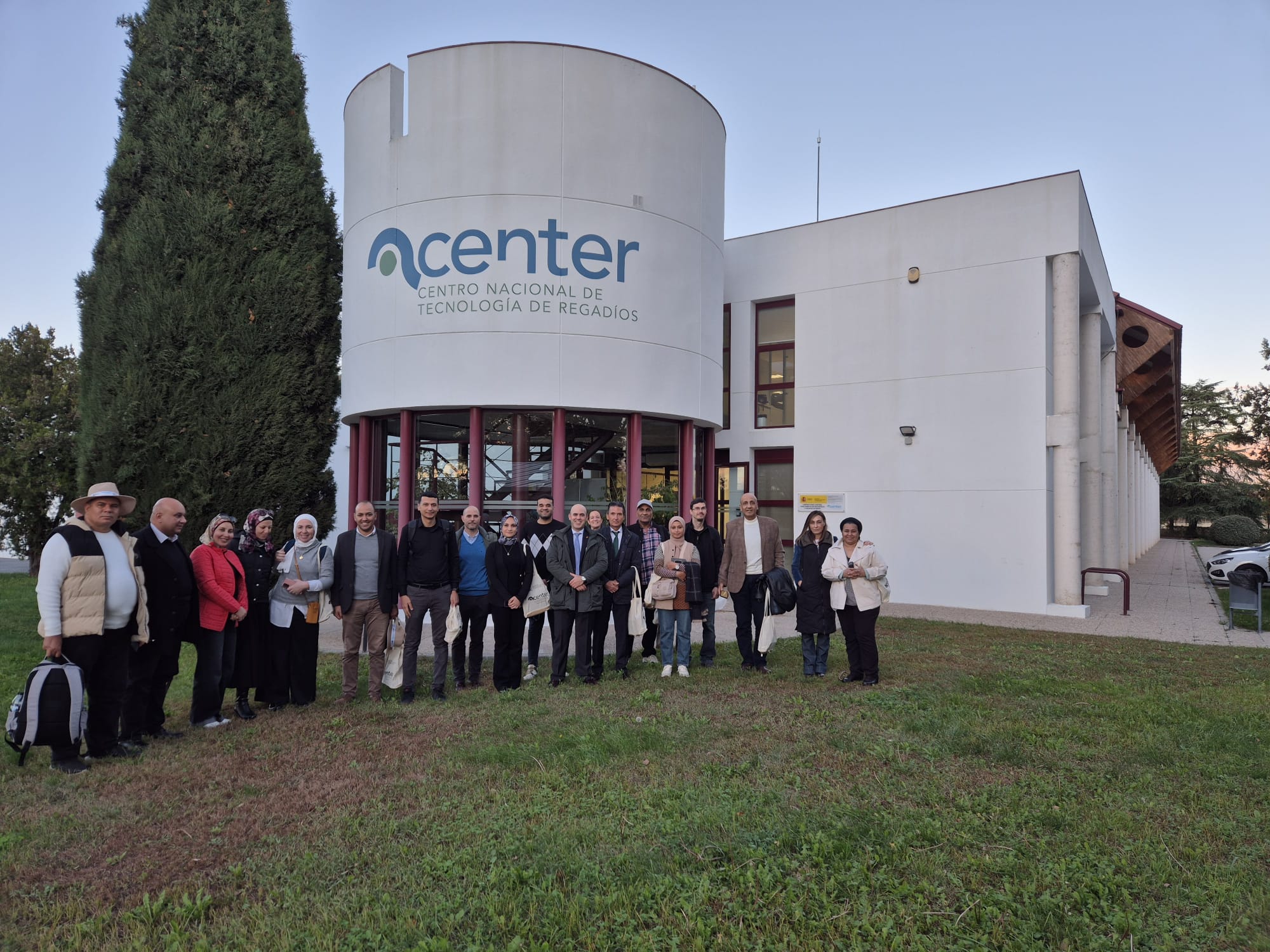 VISITA DE UNA DELEGACIÓN DEL MINISTERIO DE RECURSOS HÍDRICOS Y REGADÍO DE EGIPTO AL CENTRO NACIONAL DE TECNOLOGÍA DE REGADÍOS (CENTER)