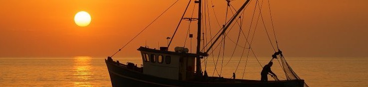 barco pesca atardecer recortada imagen