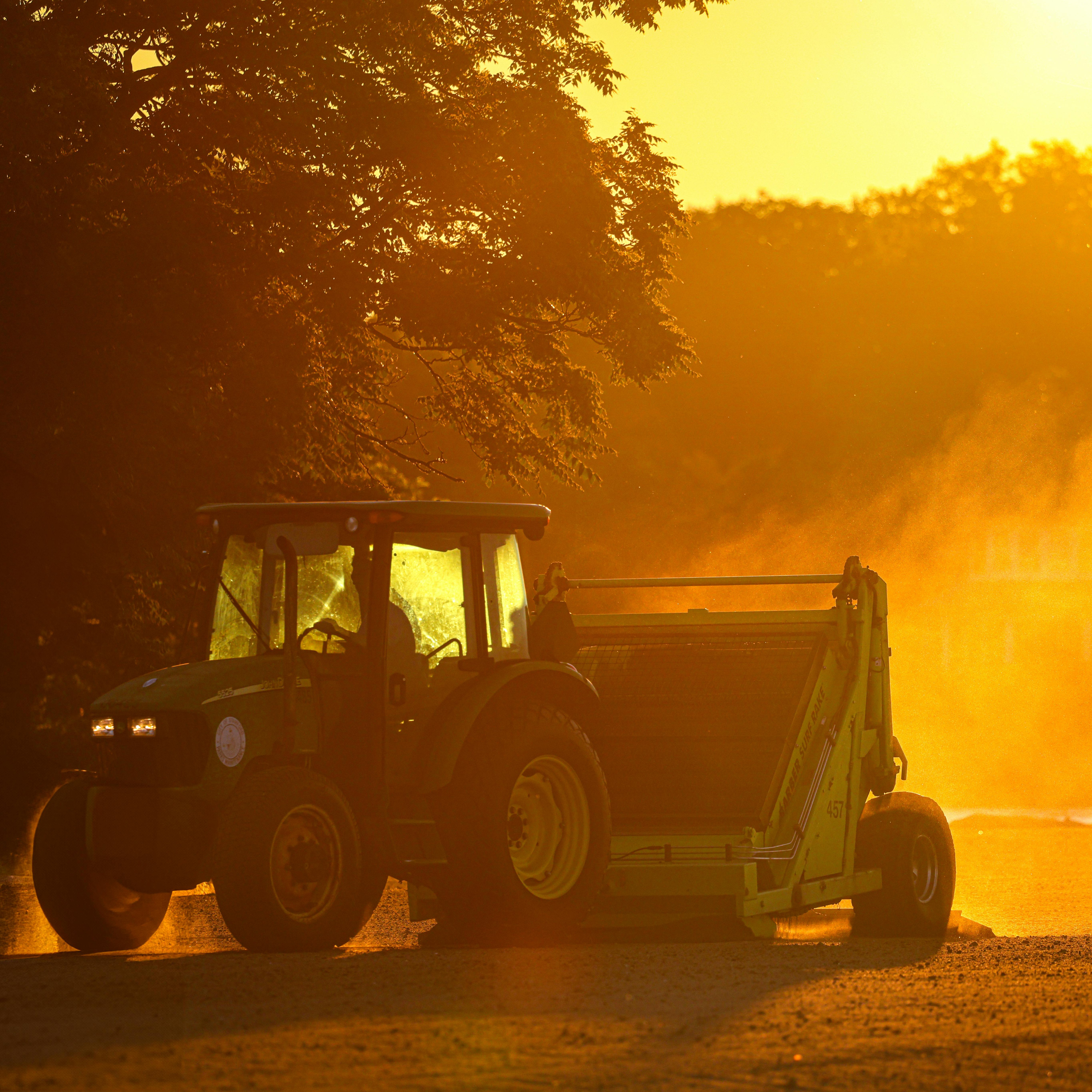 tractor atardecer - copia
