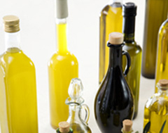 conjunto de botellas de aceite de olivaconjunto de botellas de aceite de olivaes